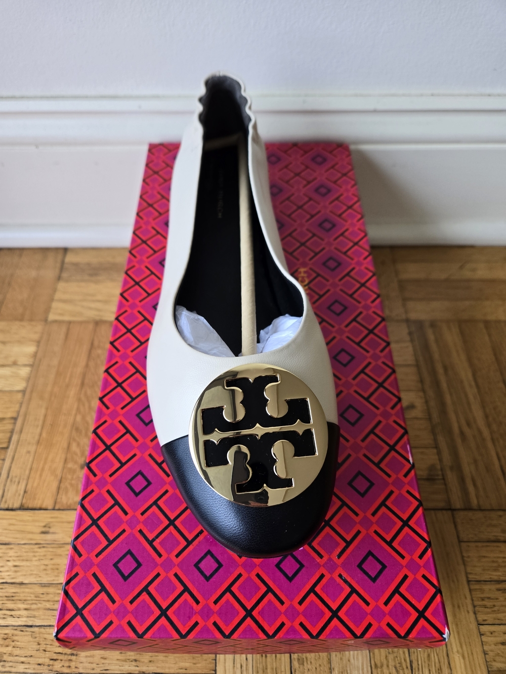 Brand New Tory Burch Two-Tone Leather Flat with Gold Logo - White and Black